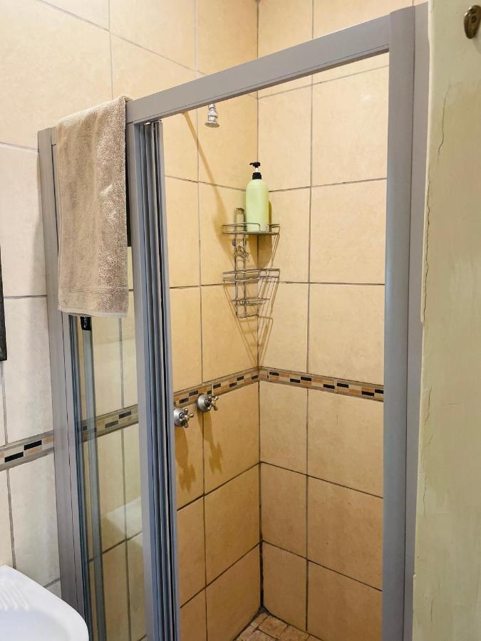 Azalea Bnb Куруман Екстериор снимка